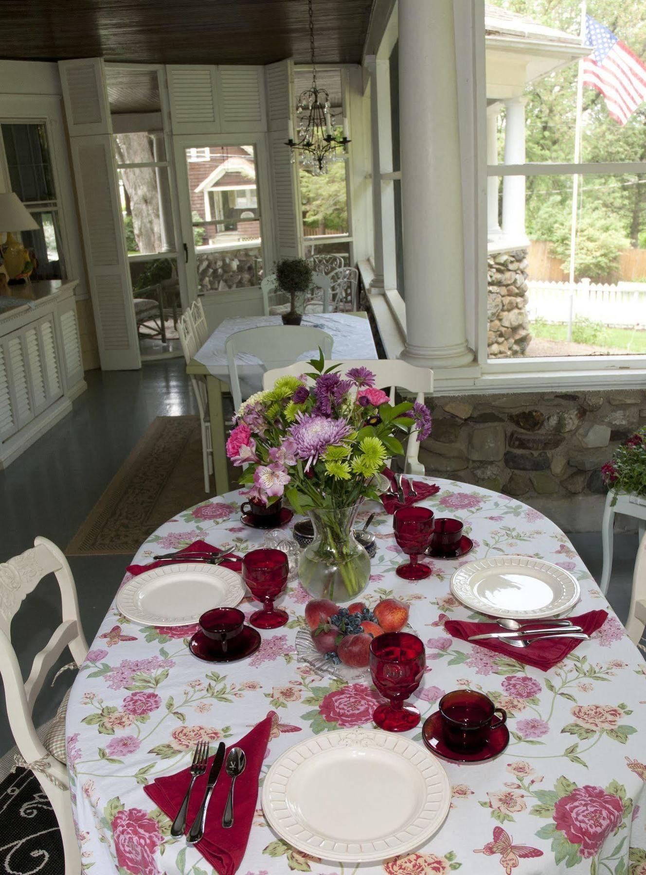 Hilltop House Bed & Breakfast Amenia Kültér fotó