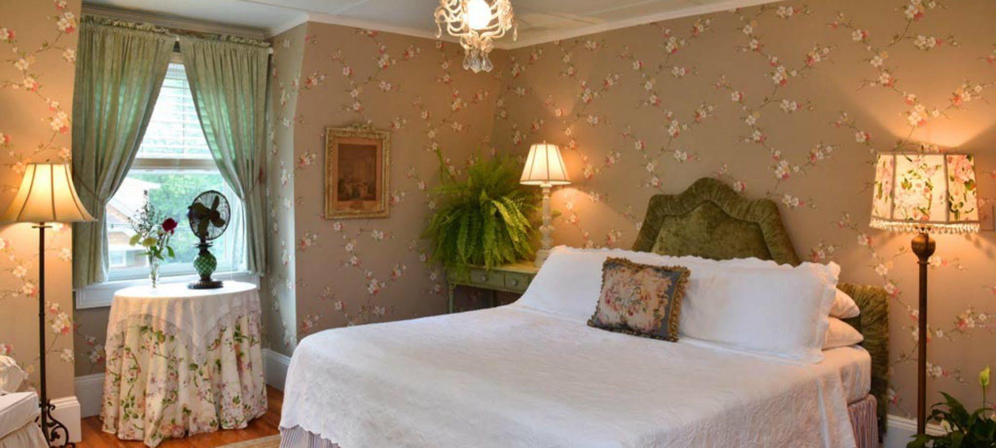 Hilltop House Bed & Breakfast Amenia Kültér fotó