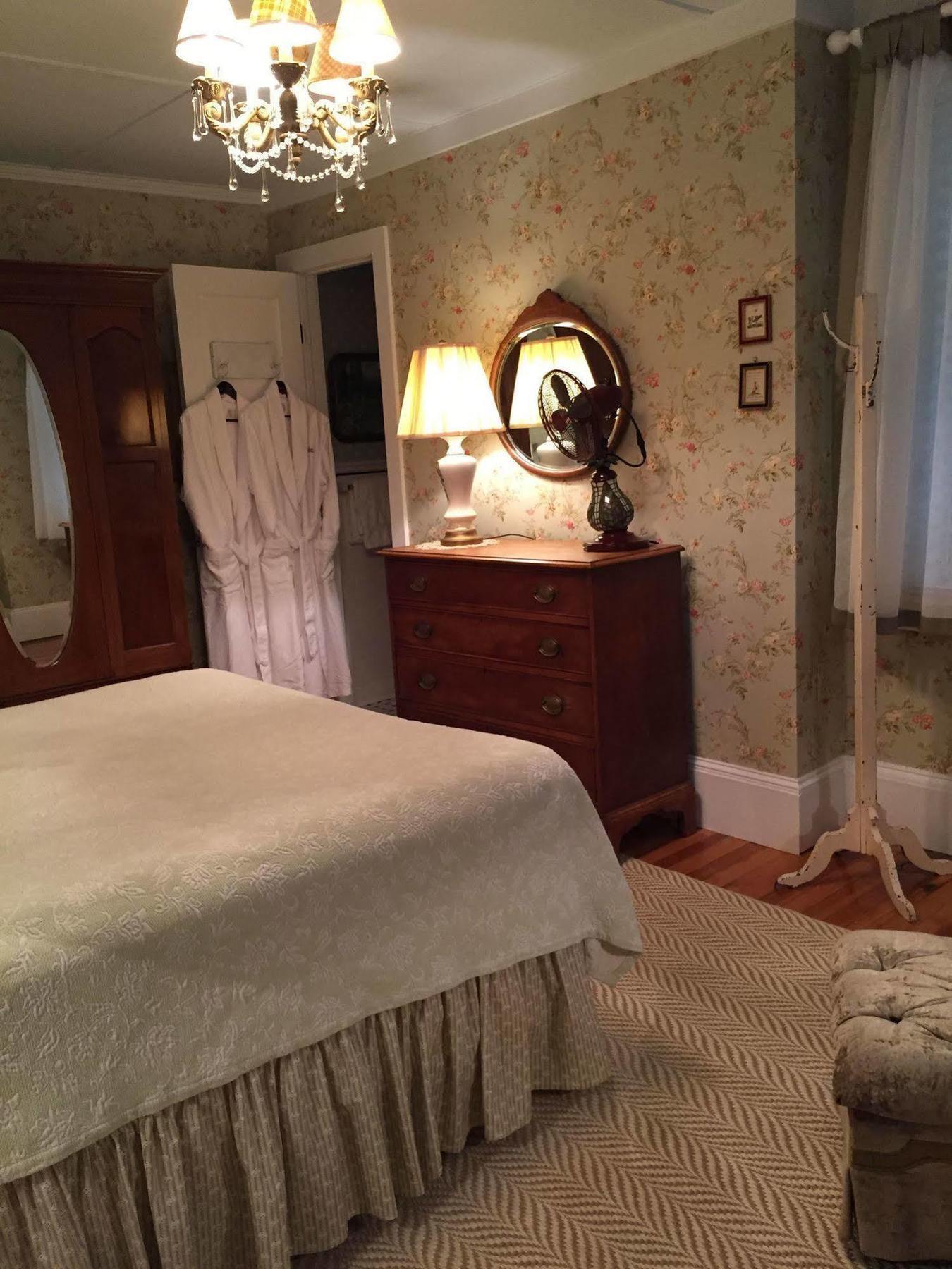 Hilltop House Bed & Breakfast Amenia Kültér fotó